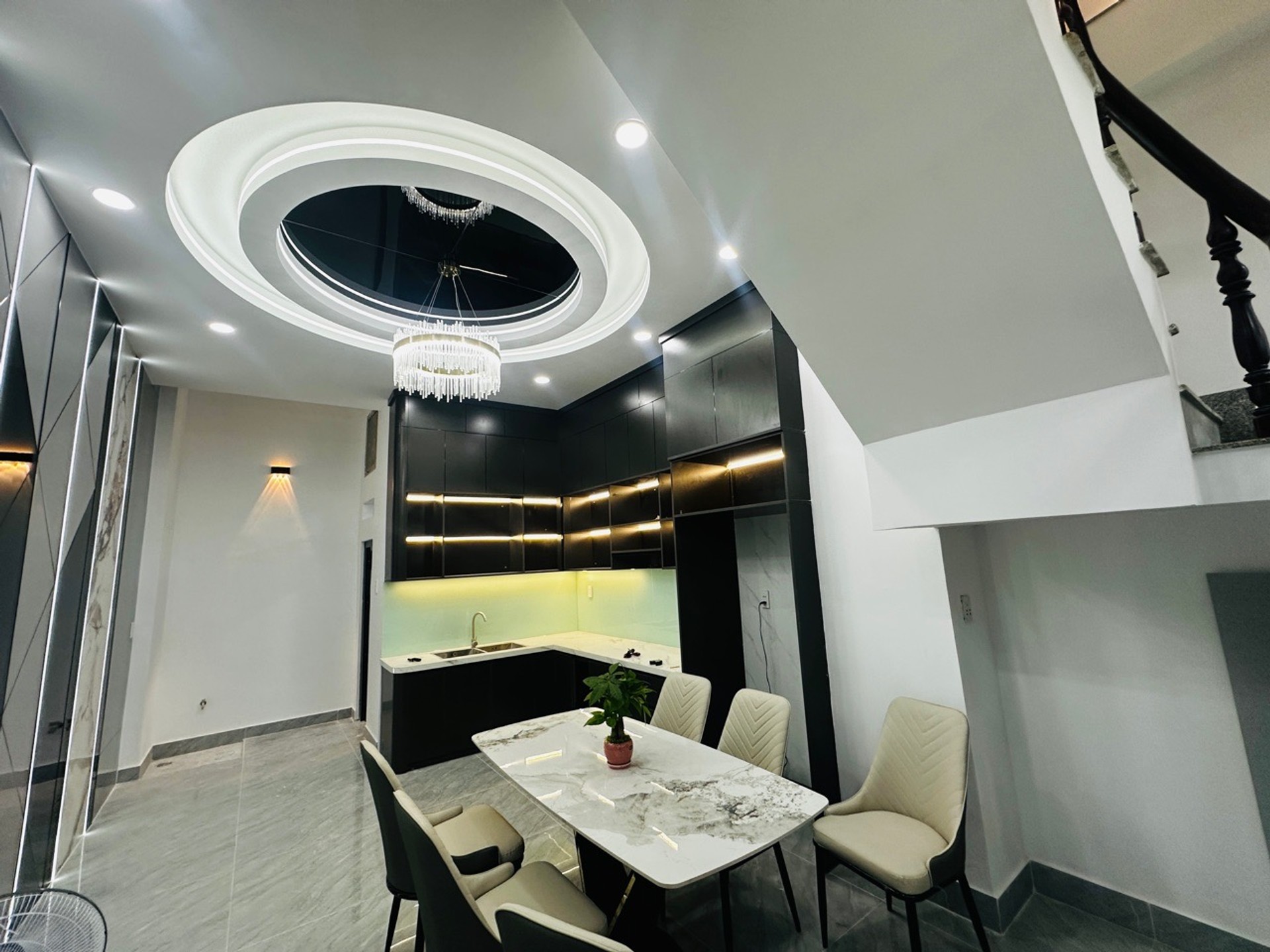 Nhà 3 tầng hẻm xe hơi Lâm Thị Hố, Trung Mỹ Tây – 4x17m, giá 5,68 tỷ